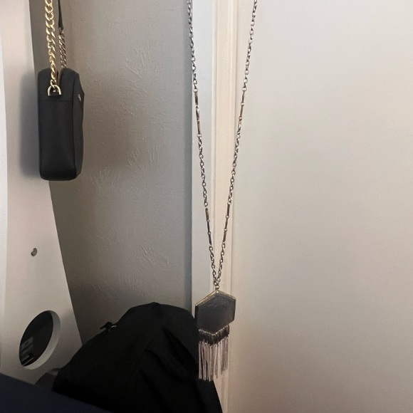 Long necklace - Picture 1 of 3